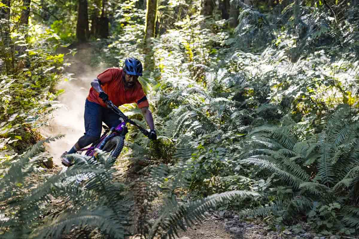 Riding Downhill on a 2024 Santa Cruz Heckler SL