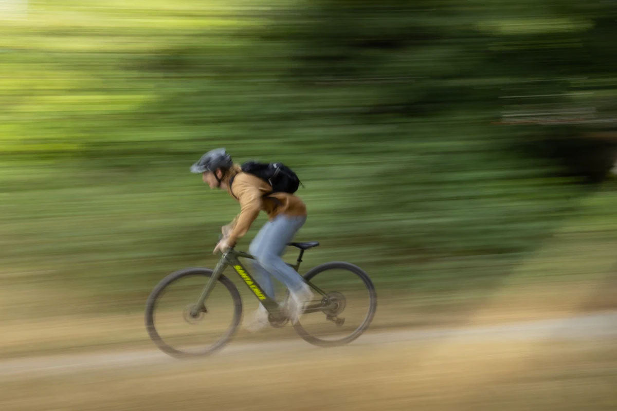 La nueva bicicleta eléctrica para desplazamientos urbanos Santa Cruz Skitch 2024 es la mejor